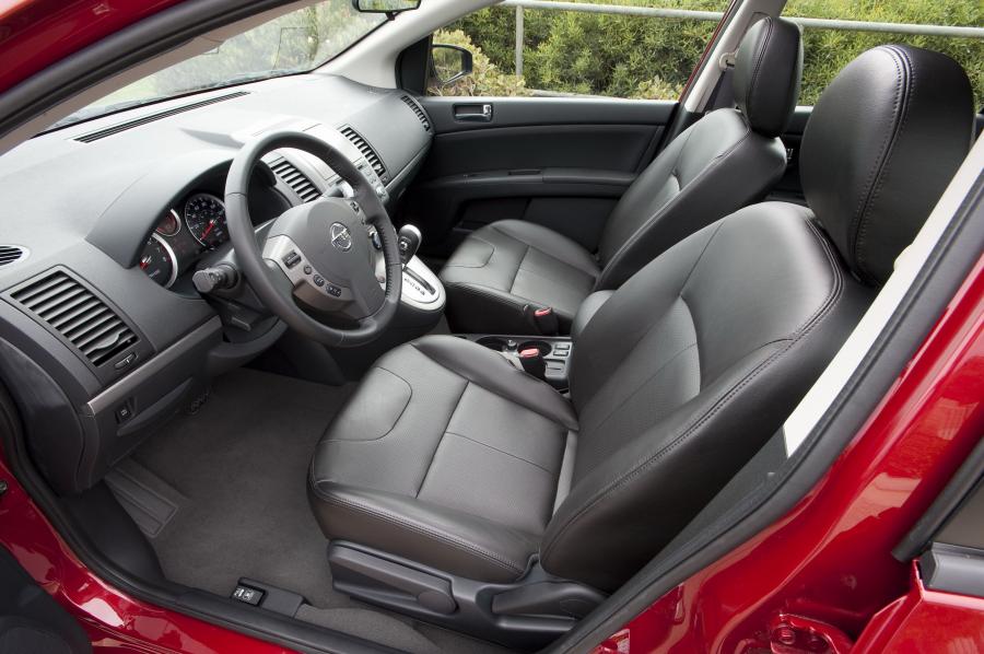  Nissan Sentra 2010 года  (фото 15 из 68)